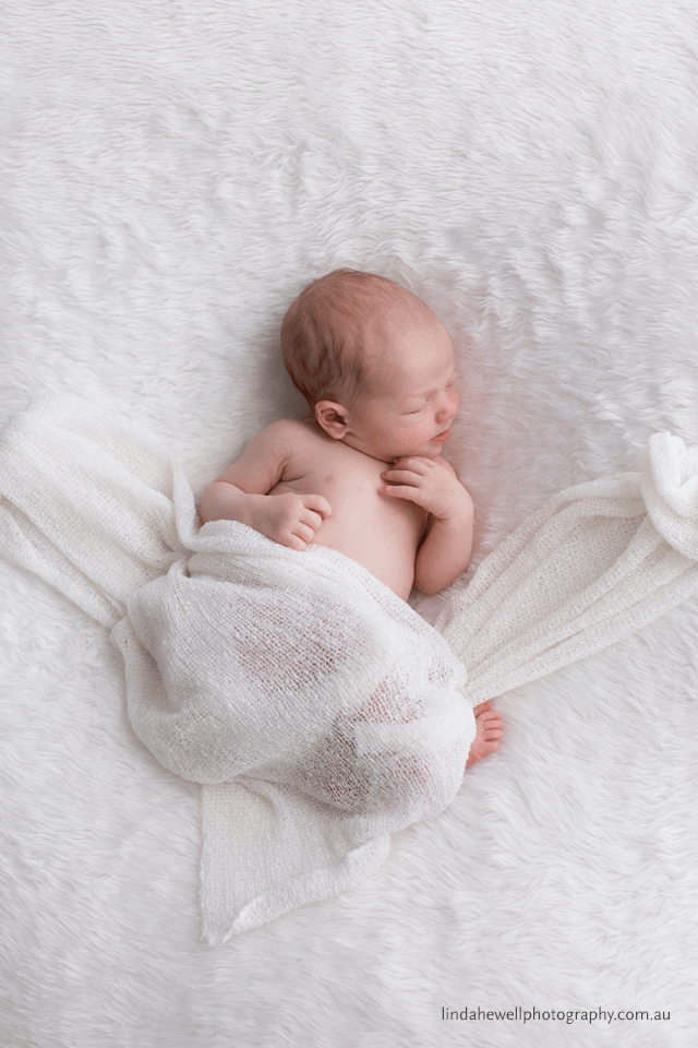 Natural Newborn Photography by Linda Hewell Photography